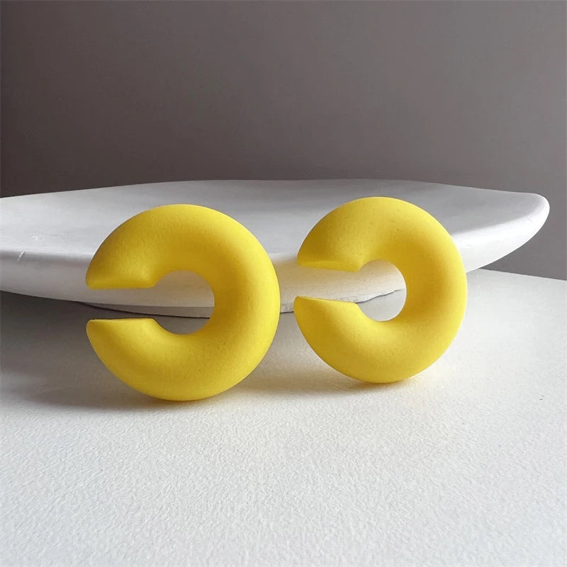 DANA Round Circle Clip Earrings