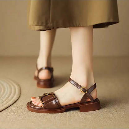 Zapatos de tacón bajo con hebilla y punta abierta y punta fina