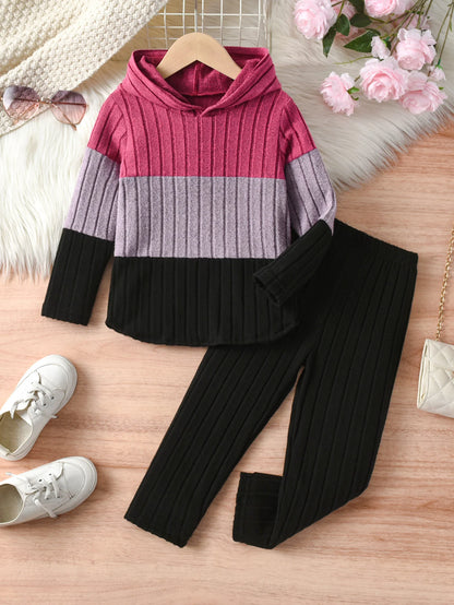 A Two-Piece Set Of Hooded Color-Blocking Tops And Trousers