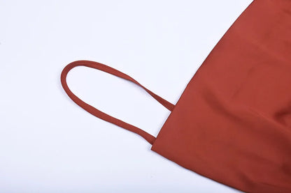 Vestido midi largo sin espalda con cordones de satén