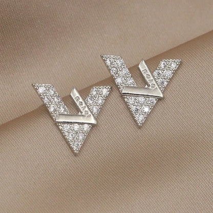 Sight Luxury Metal Letter V Stud Earrings