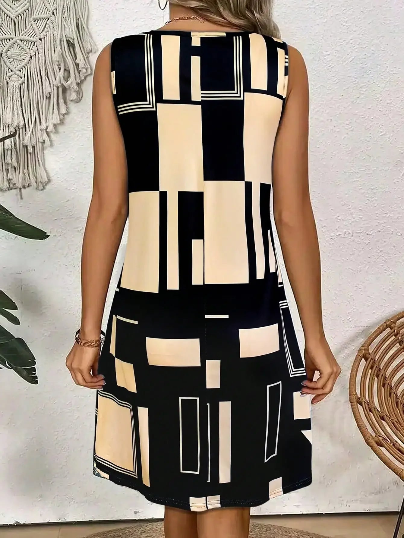 Geometric Pattern Sleeveless Midi Dress