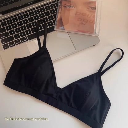 حمالة صدر ملابس داخلية رفيعة على شكل مثلث فرنسي مع صدر صغير