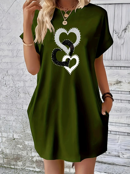 Loose plus size heart-shaped printed round neck short sleeved dress