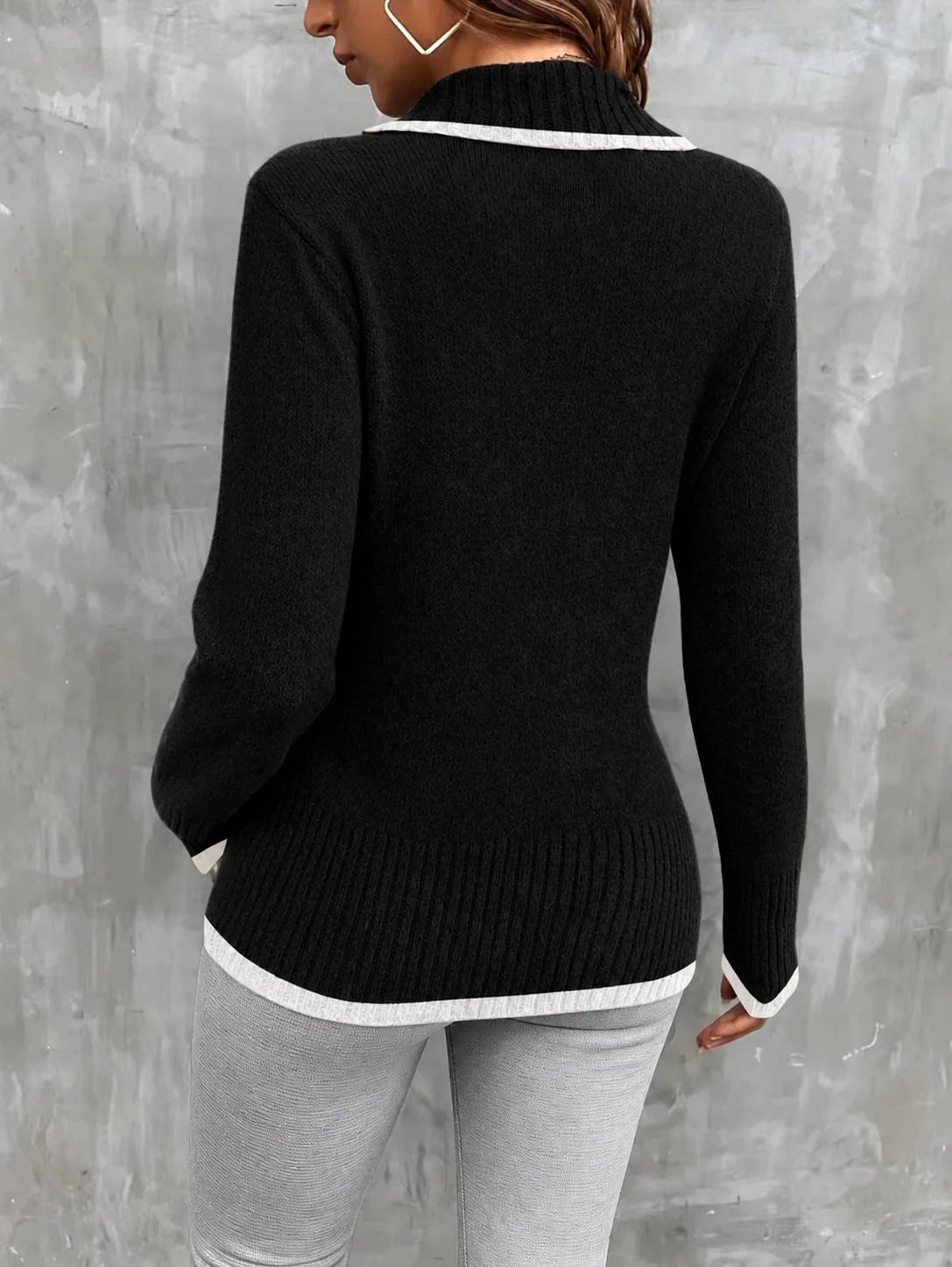 Color Blocking V-Neck Commuter Style Buttoned Long-Sleeved Knit Sweater