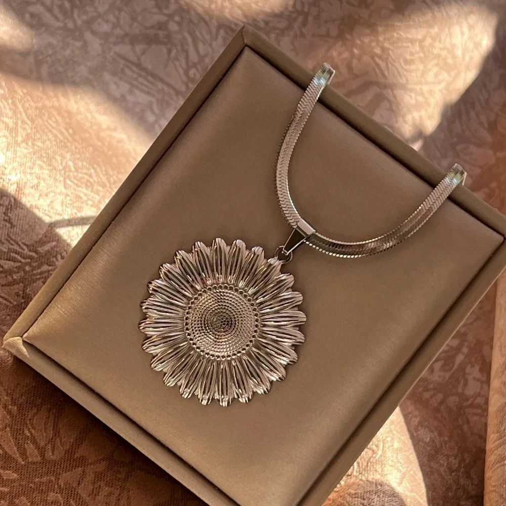Exaggerated Punk Big Round O Shaped Necklace