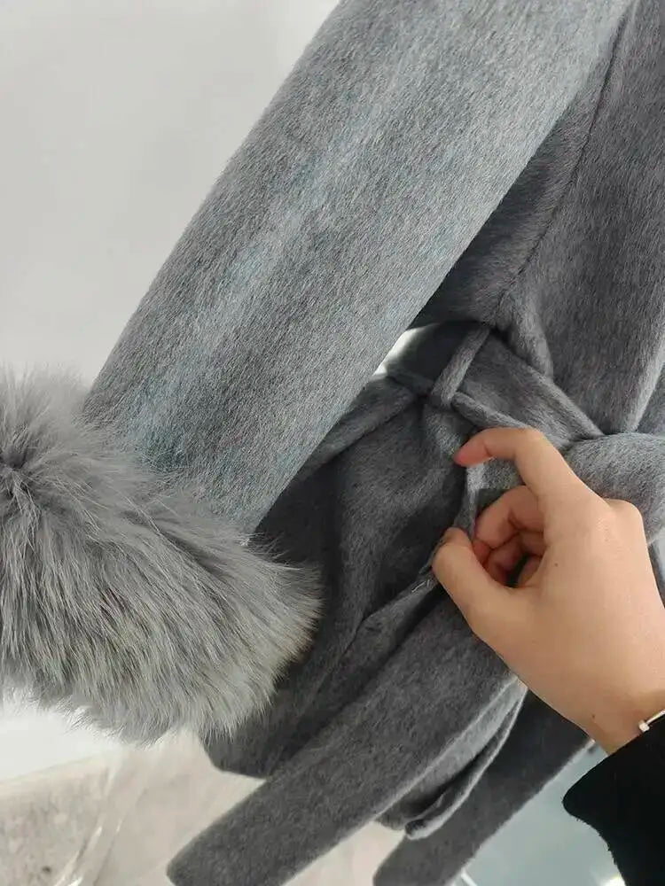 Abrigo de lana de manga larga con forro de piel