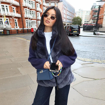 Elegantes abrigos ajustados de manga larga con piel sintética