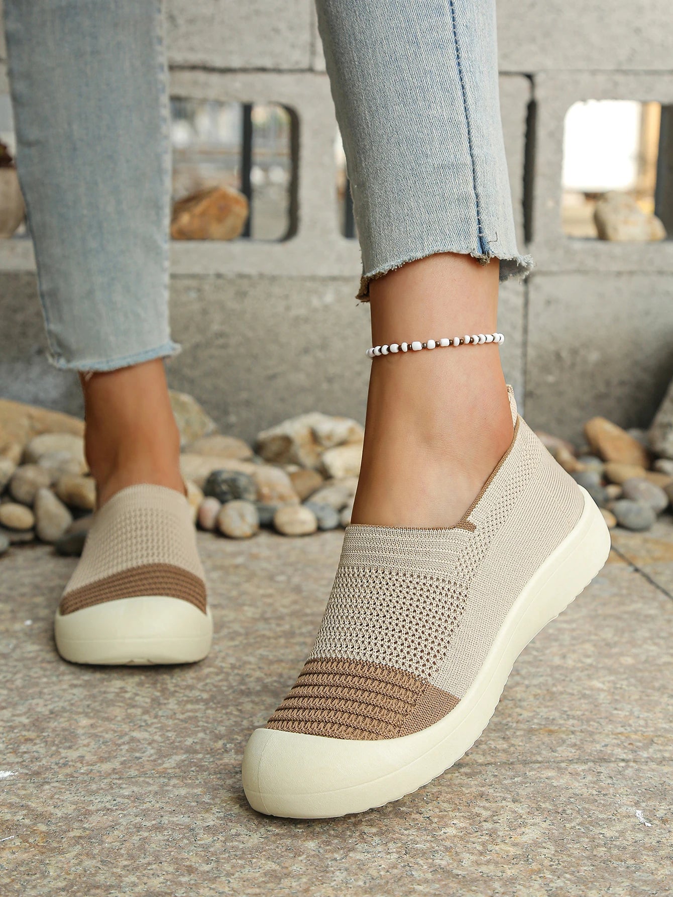 Retro Dual-tone Slip-on Breathable Soft Shoes