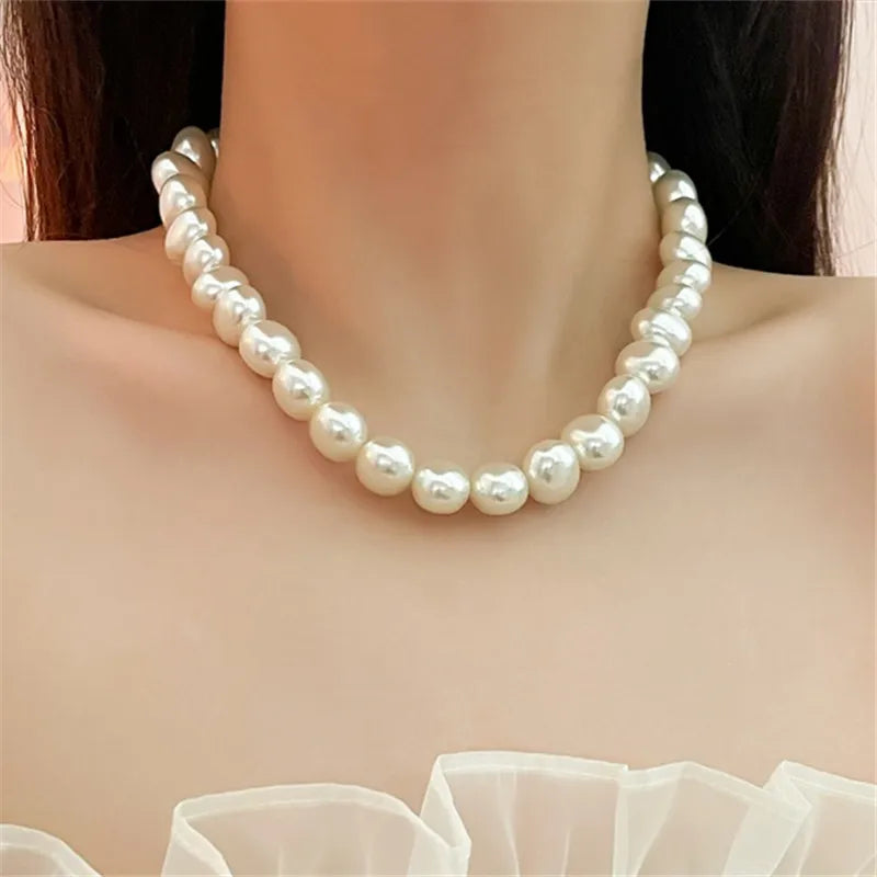 Vintage Hyperbole Bead Pearls Necklace Jewelry
