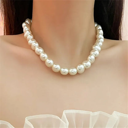 Vintage Hyperbole Bead Pearls Necklace Jewelry