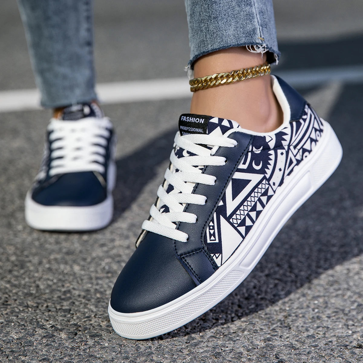 Lightweight Skateboard Walking Unisex Sneakers