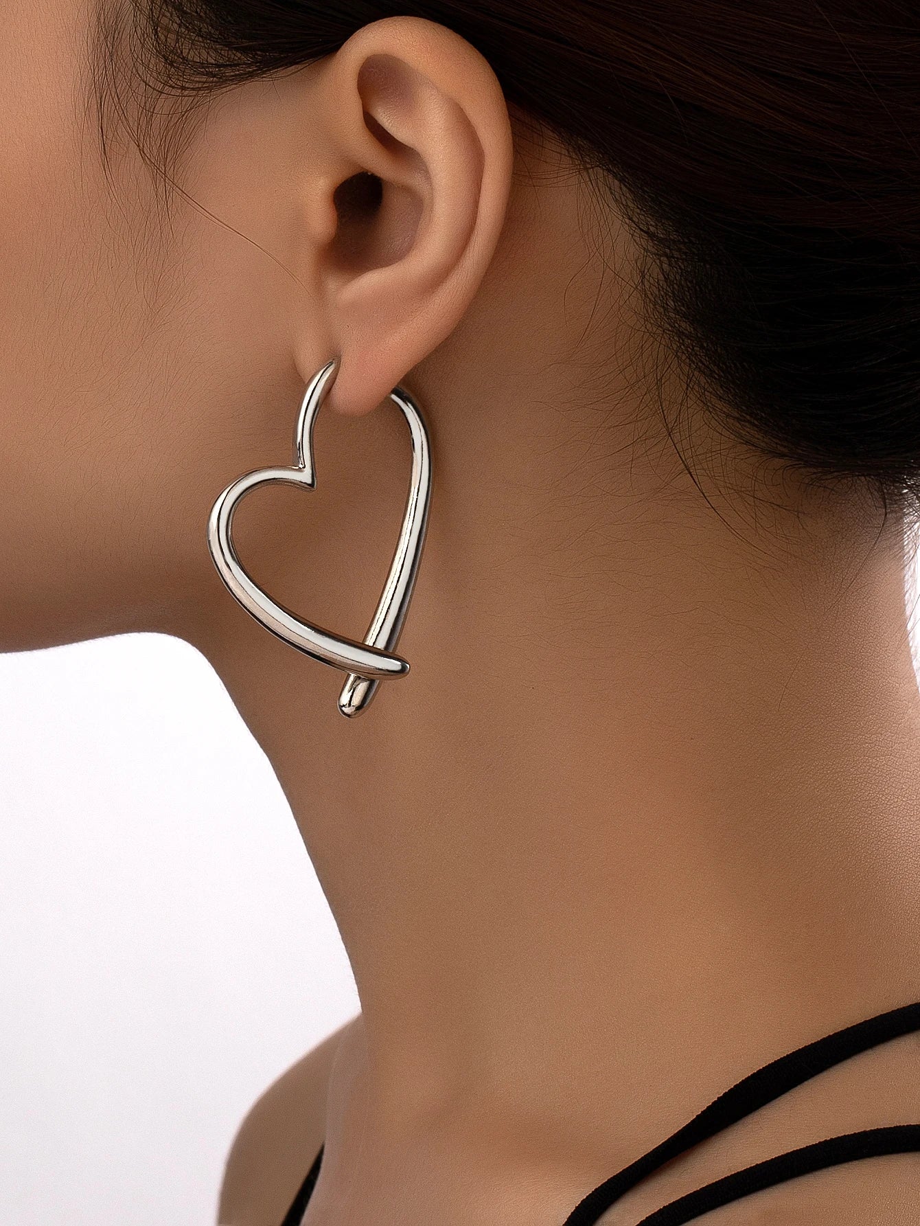 Exquisite Personalized Heart-Shaped Earrings