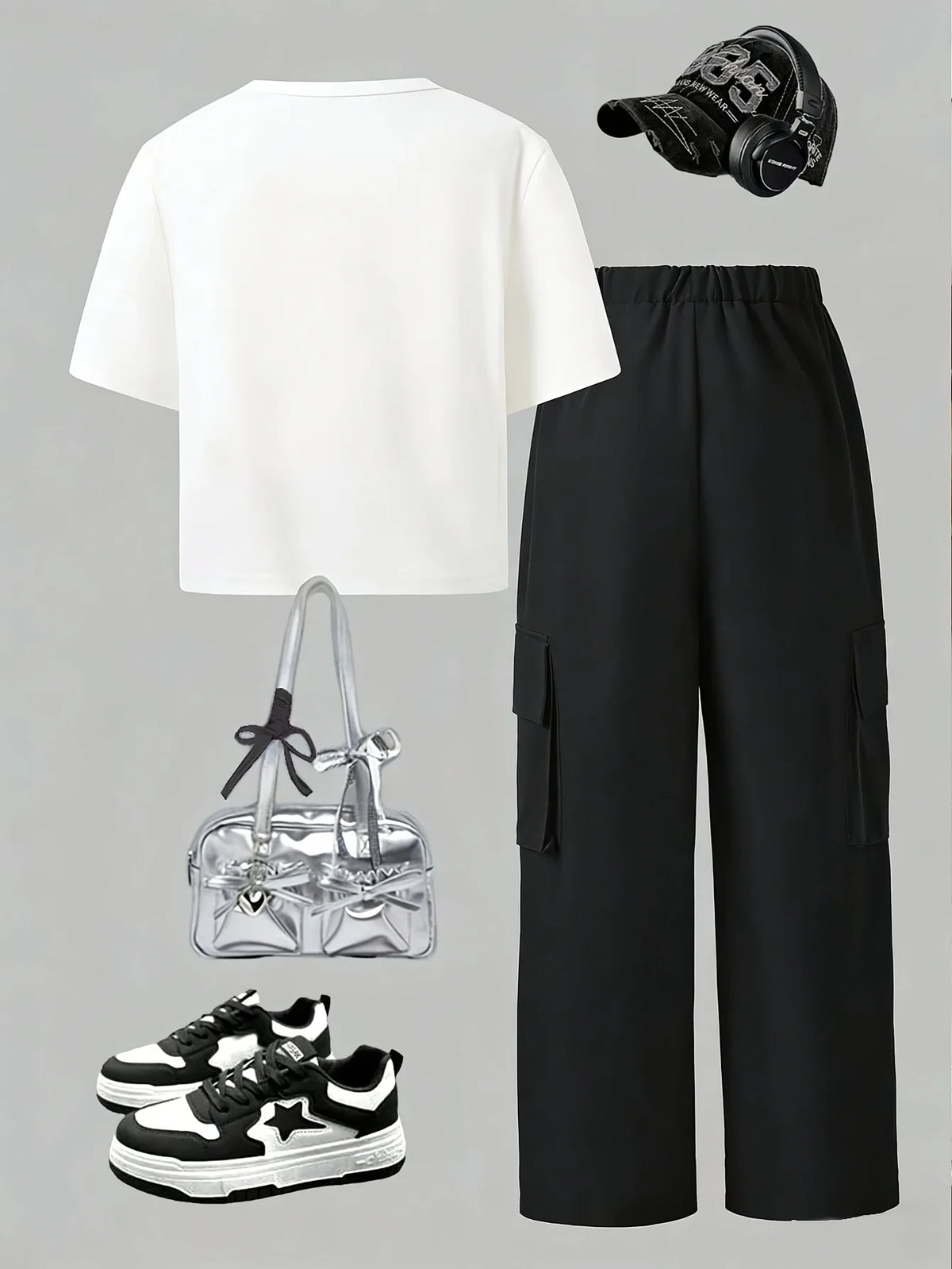 Casual stylish sporty knit crop top featuring sequin and bow prints Set