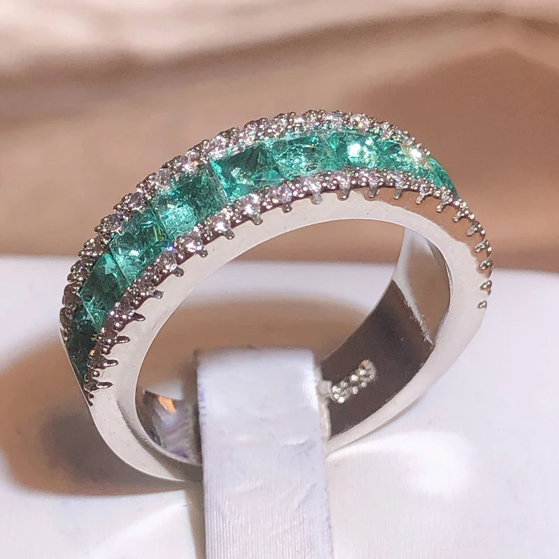 Retro Shape Green Zircon Sliver Color Love Ring