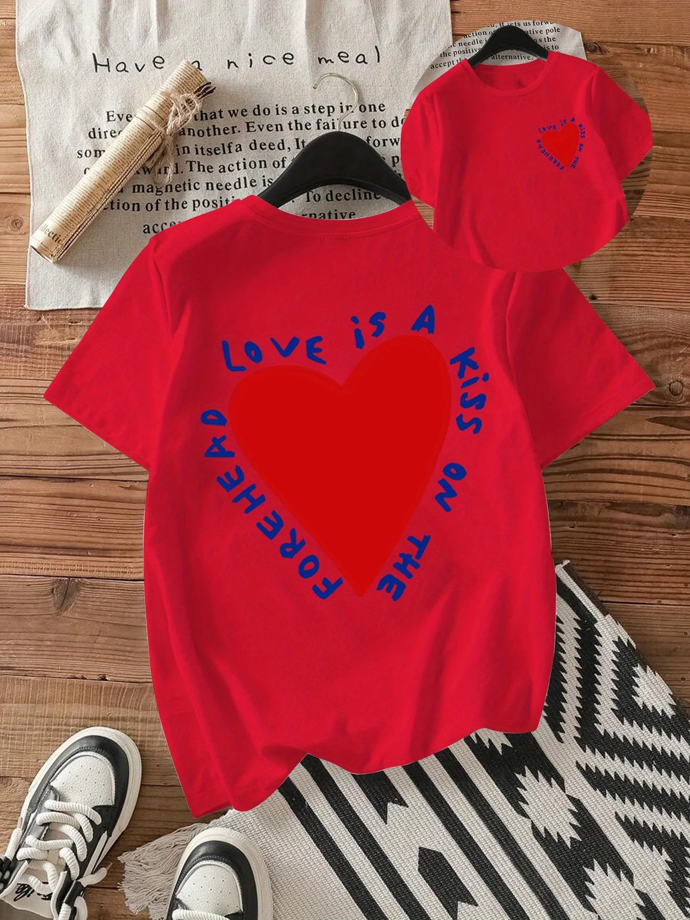 Short Sleeve Geometric Heart Print T-Shirt
