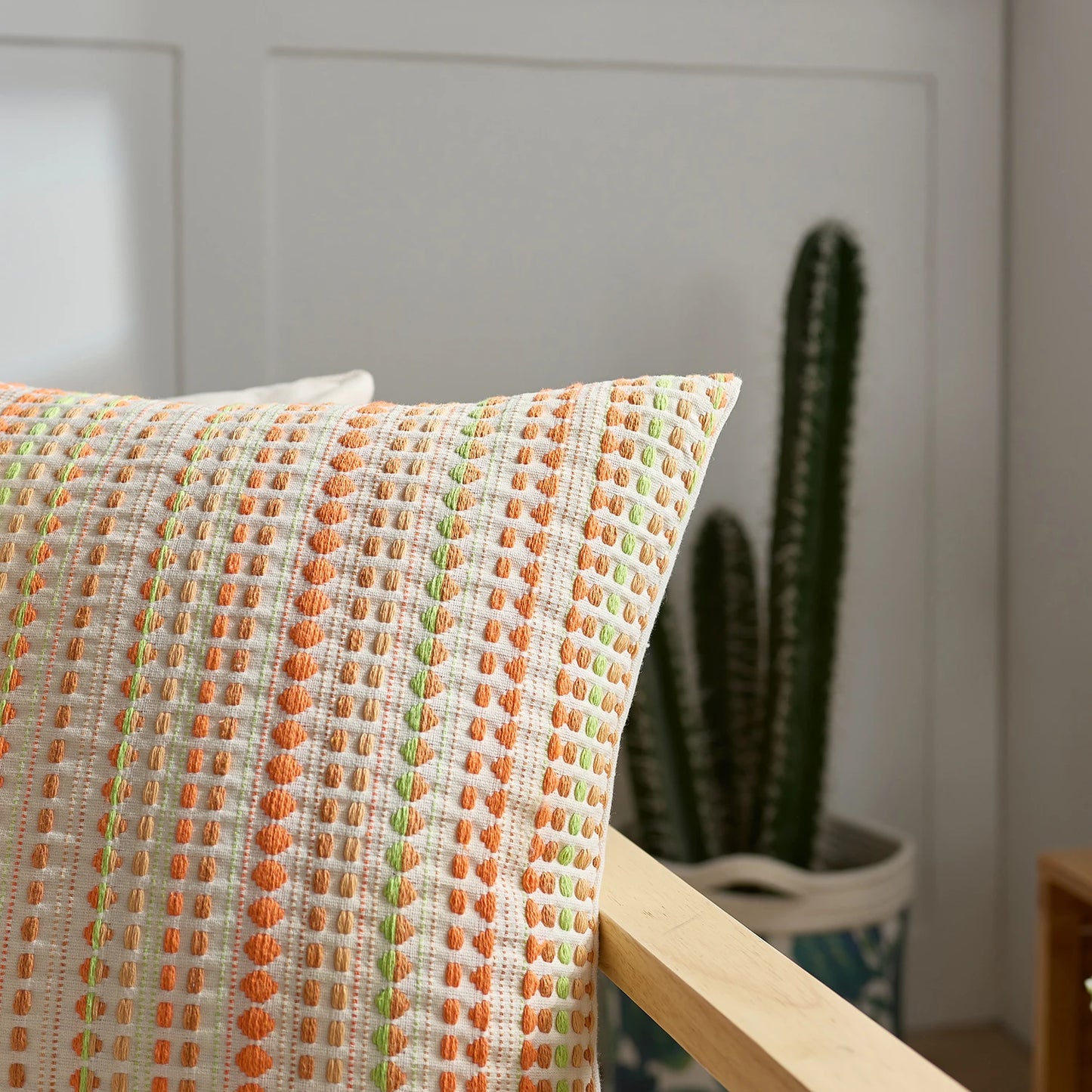 Modern Nordic style yarn-dyed polka dot pillow case