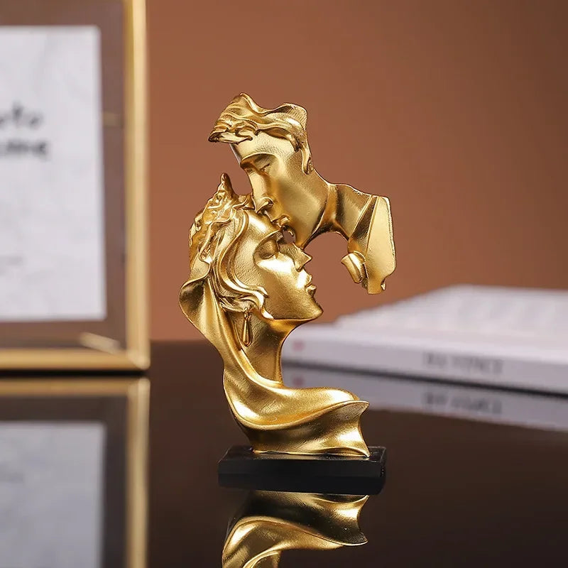 Mini Resin Lovers Statue Figurine Kissing Posture Model Craft Sculpture