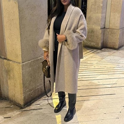 Chaqueta de lana con mangas de piel sintética elegante