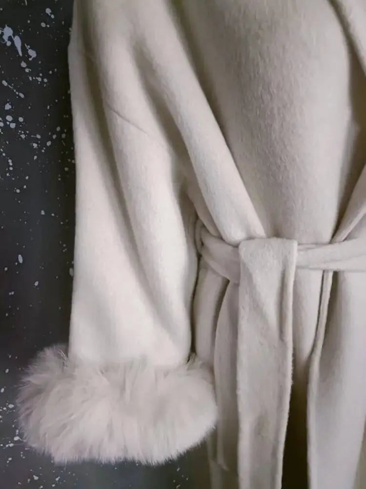 Abrigo de lana de manga larga con forro de piel