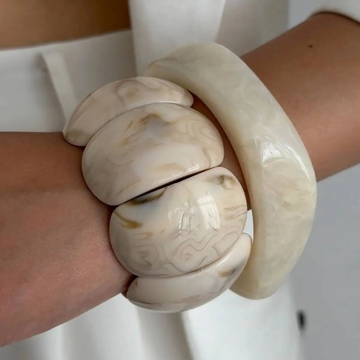 Salircon  Elegant Resin Acrylic Elastic Chain Geometric Bangles Boho Wide Bracelets