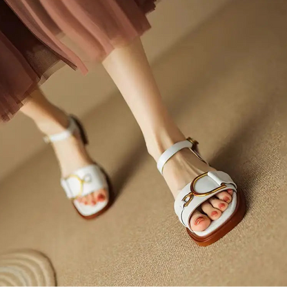 Zapatos de tacón bajo con hebilla y punta abierta y punta fina