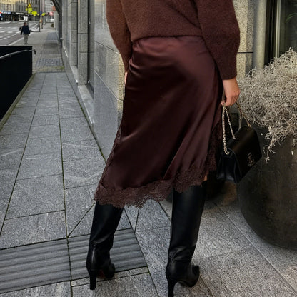 Elegant Hem Side Slit Midi Skirts