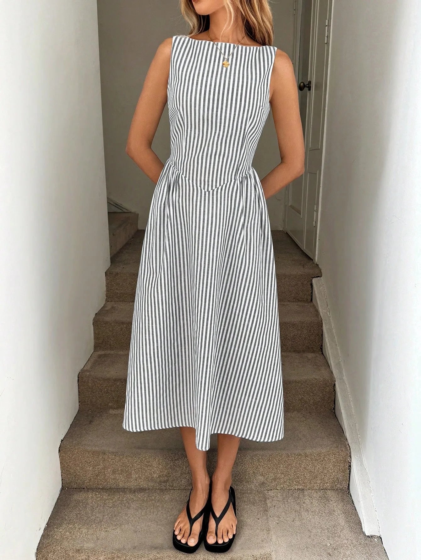 Slimming summer fresh vertical striped sleeveless dress