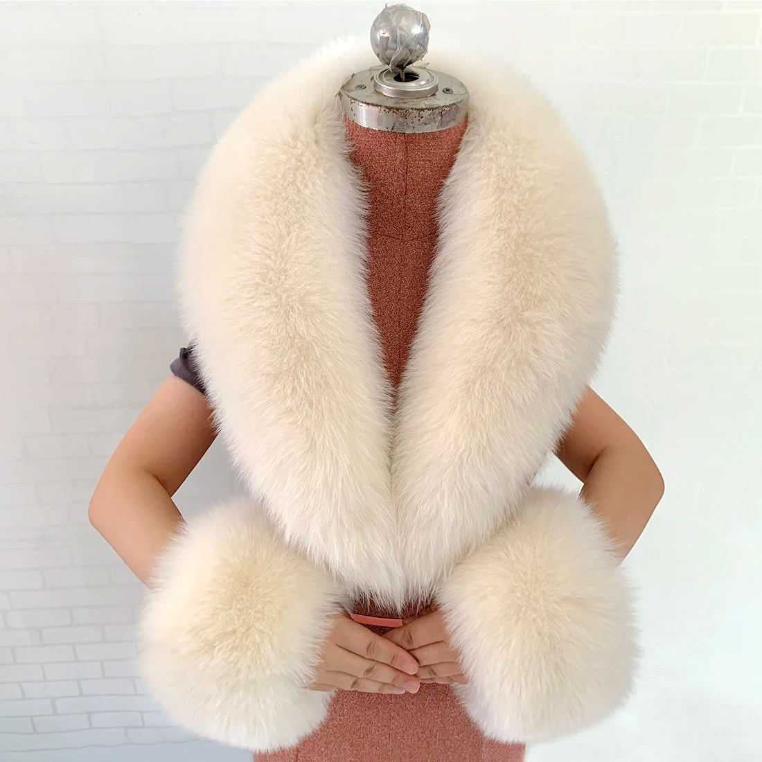 Conjunto de bufanda y puños de piel de zorro natural