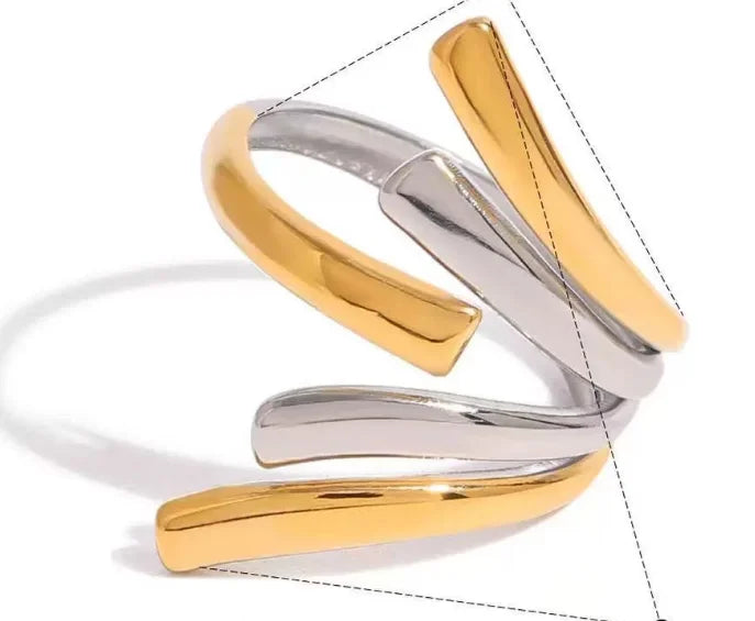 DANA Three-dimensional M Letter Ring