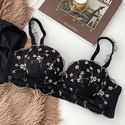 حمالة صدر مثيرة مطرزة بالزهور من الدانتيل