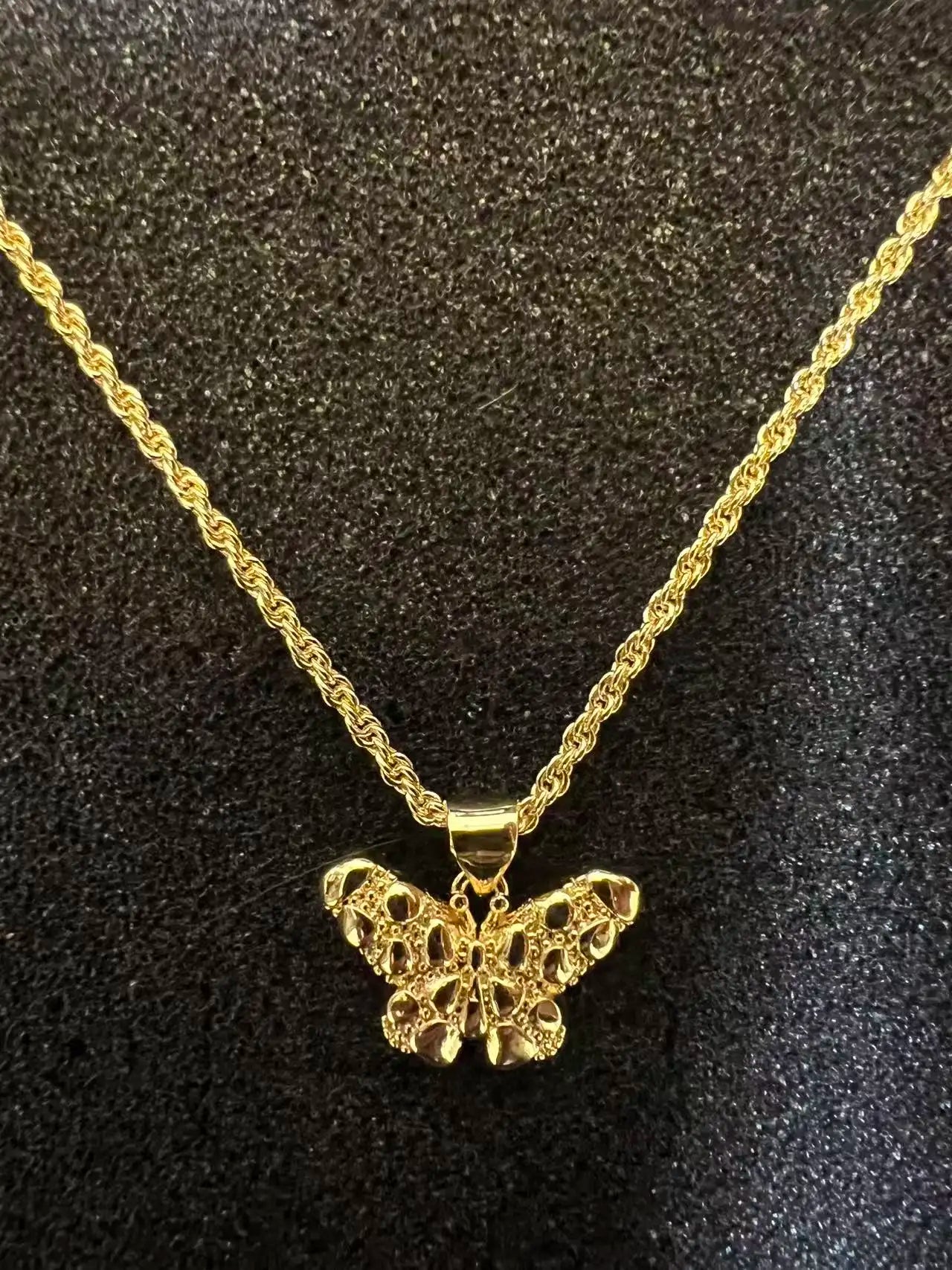 18K Gold Rope Chain Heart Pendant Necklace