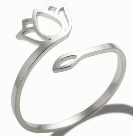 DANA Three-dimensional M Letter Ring