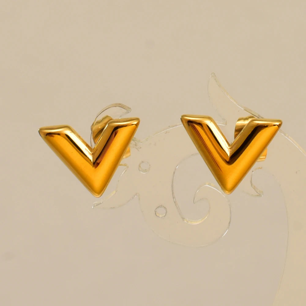 DANA Golden V-shaped small stud earrings