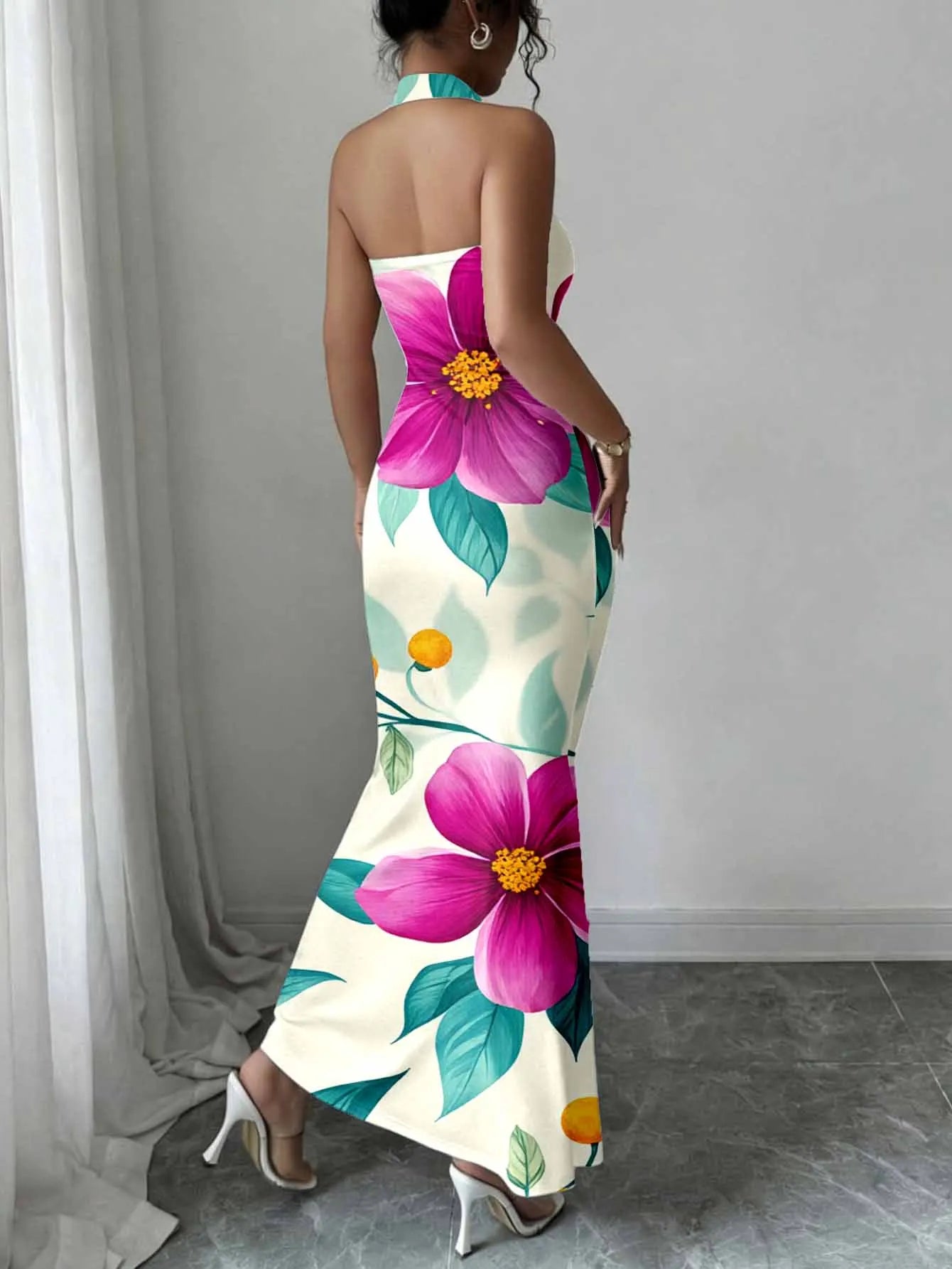 Hip-Hugging Sleeveless Long Collar Flowing Dress