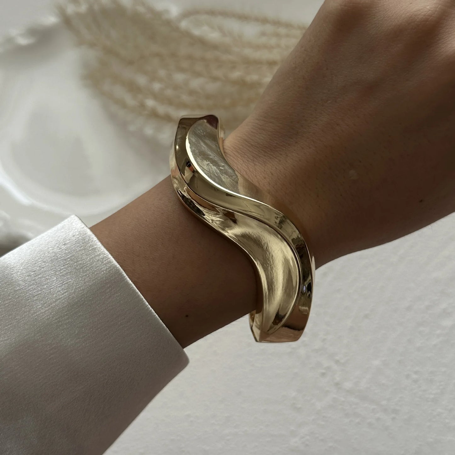 Wave Twist Exaggerated Chunky Cuff Bangle Hip Hop Bracelet