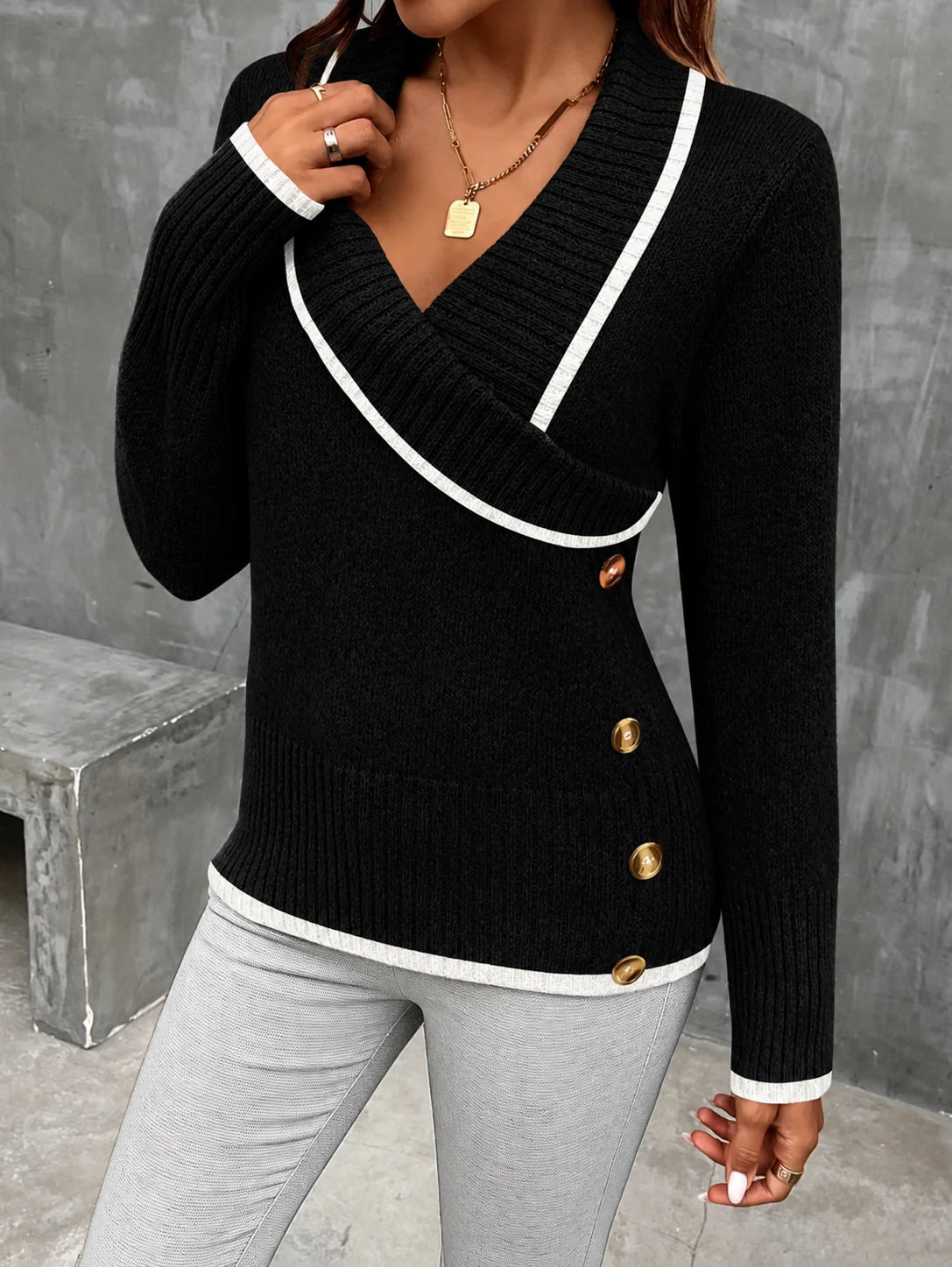 Color Blocking V-Neck Commuter Style Buttoned Long-Sleeved Knit Sweater