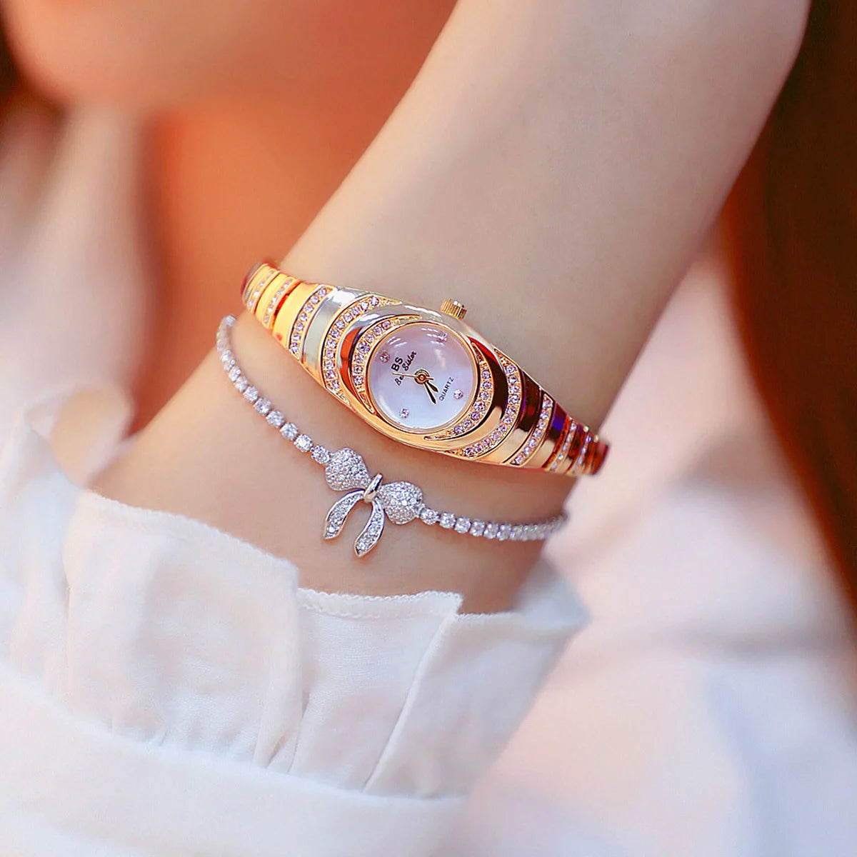 Rhinestone round dial alloy quartz watch set