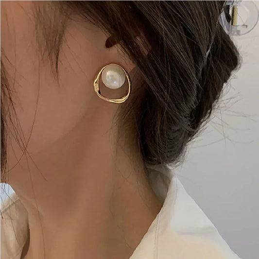 PearlGold Round Stud Earrings