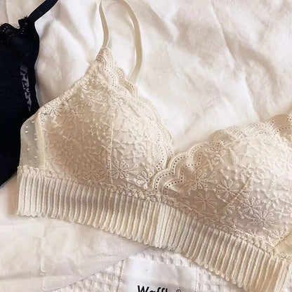 حمالة صدر مثيرة مطرزة بالزهور من الدانتيل