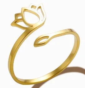 DANA Three-dimensional M Letter Ring