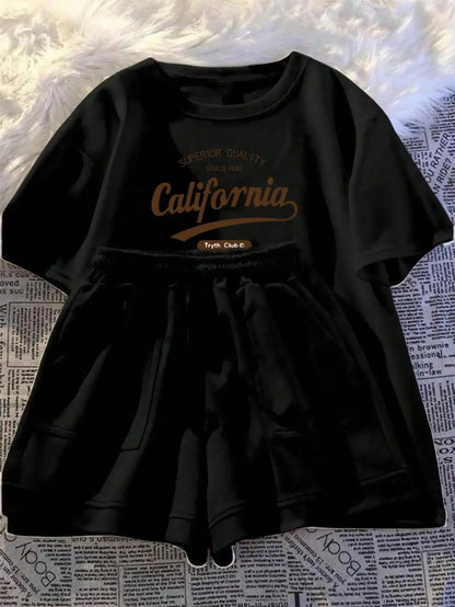 Short sleeved T-shirt paired with casual shorts Set