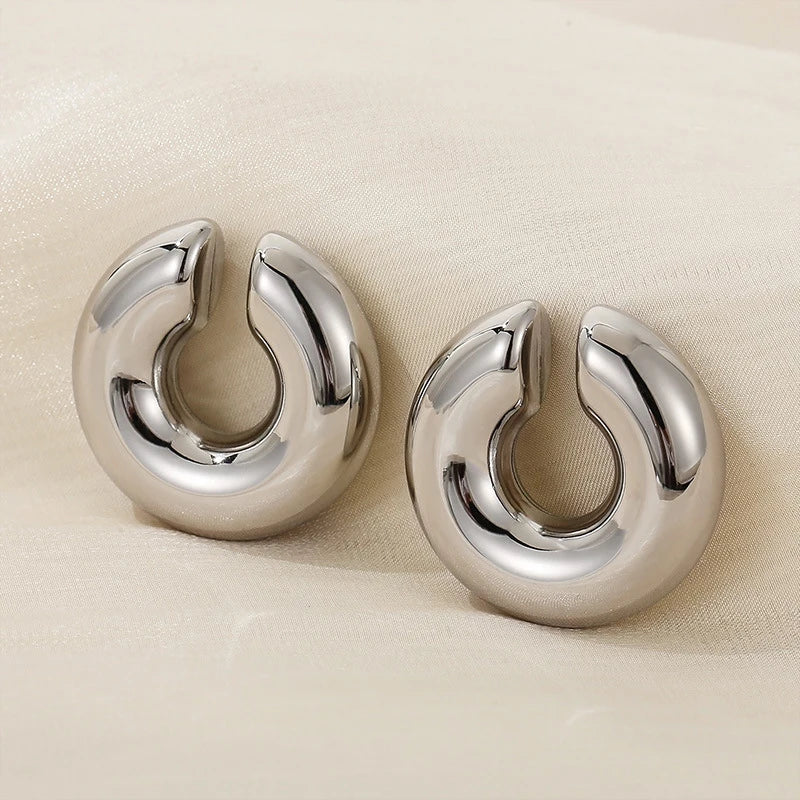 DANA Smooth Circle C Shape Clip Earrings