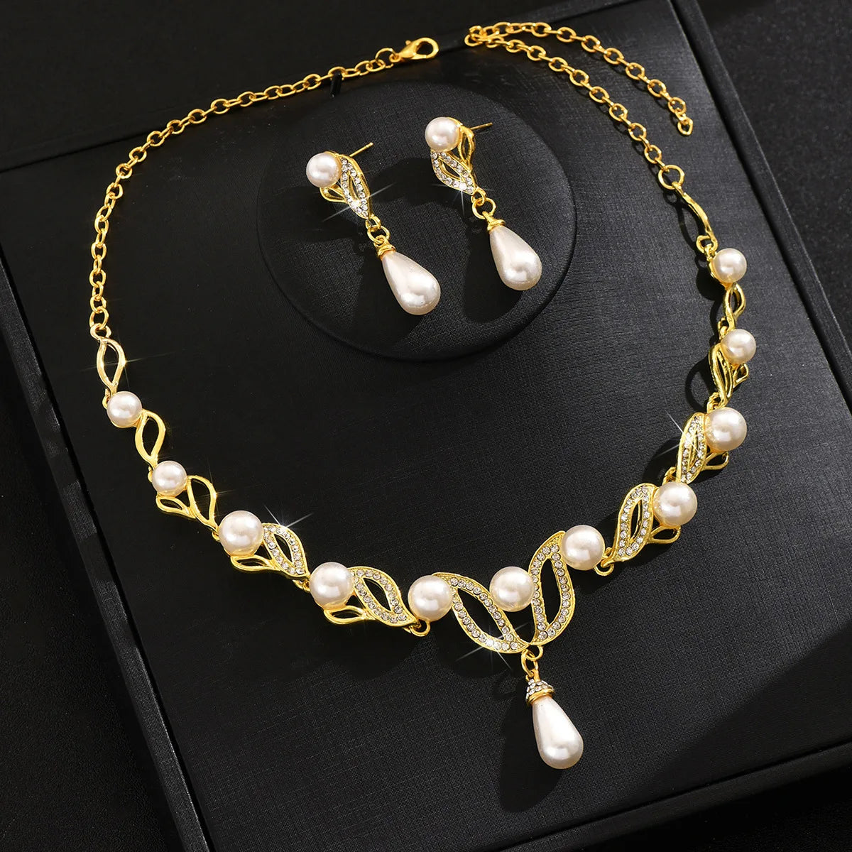 Imitation pearl necklace jewelry set