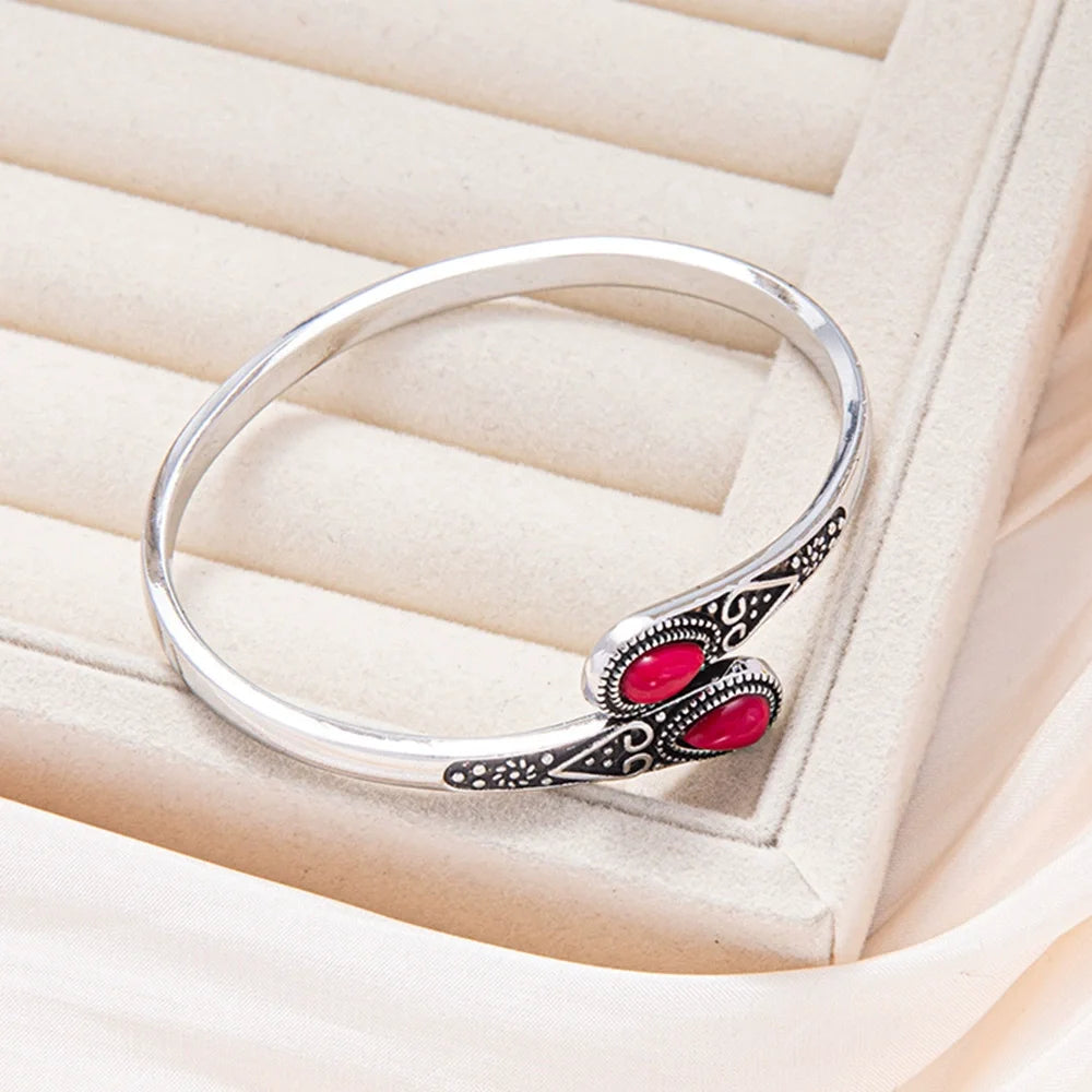 Imitation green water drop open bracelet