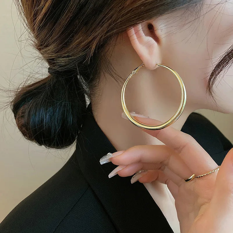 DANA Exaggerated Big Circle Hoop Earrings