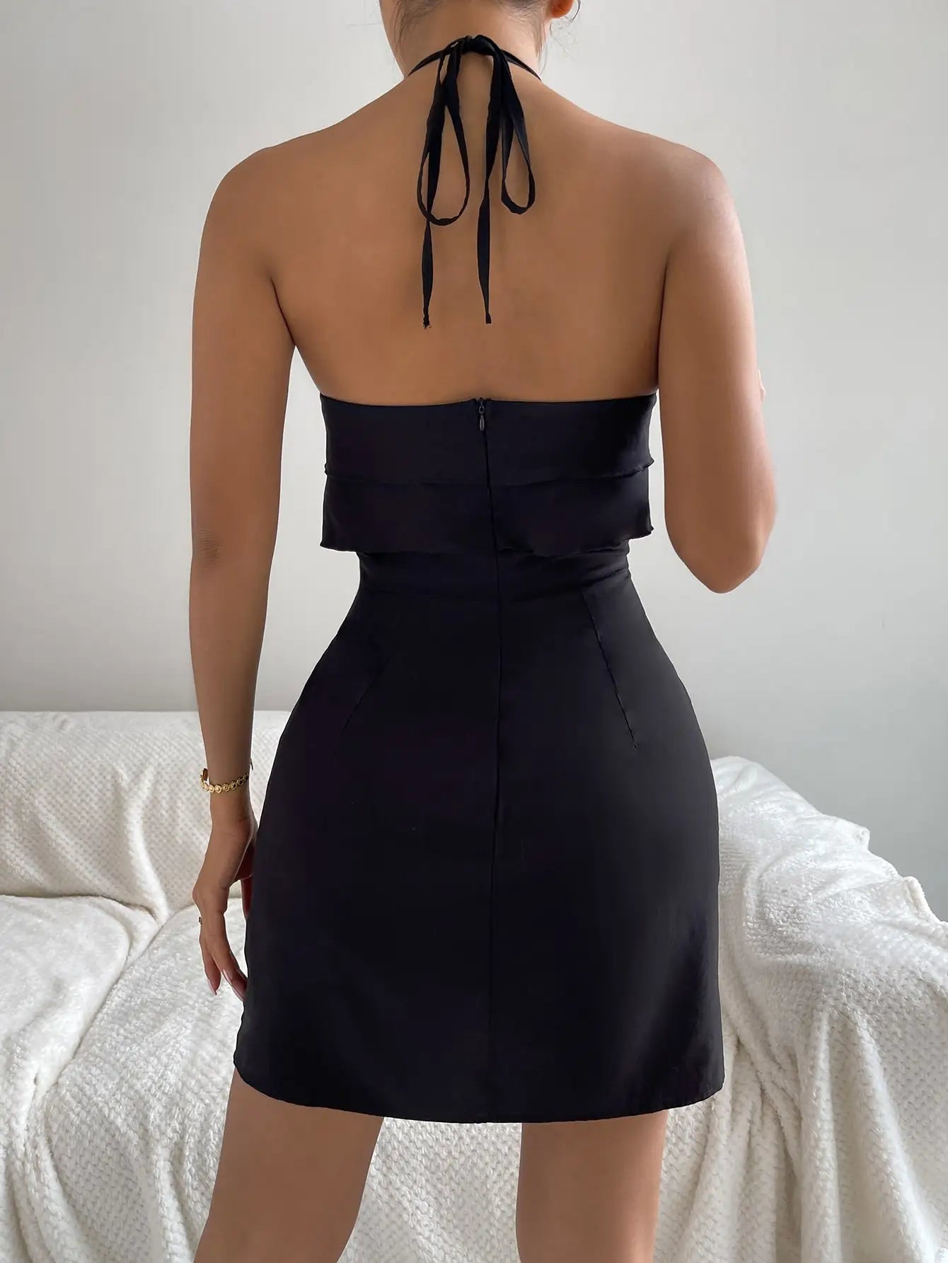 Hanging Neck Sexy Ruffled Edge Dress