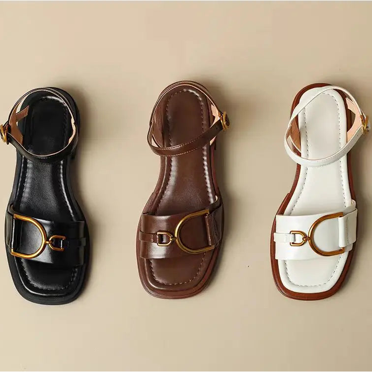 Zapatos de tacón bajo con hebilla y punta abierta y punta fina