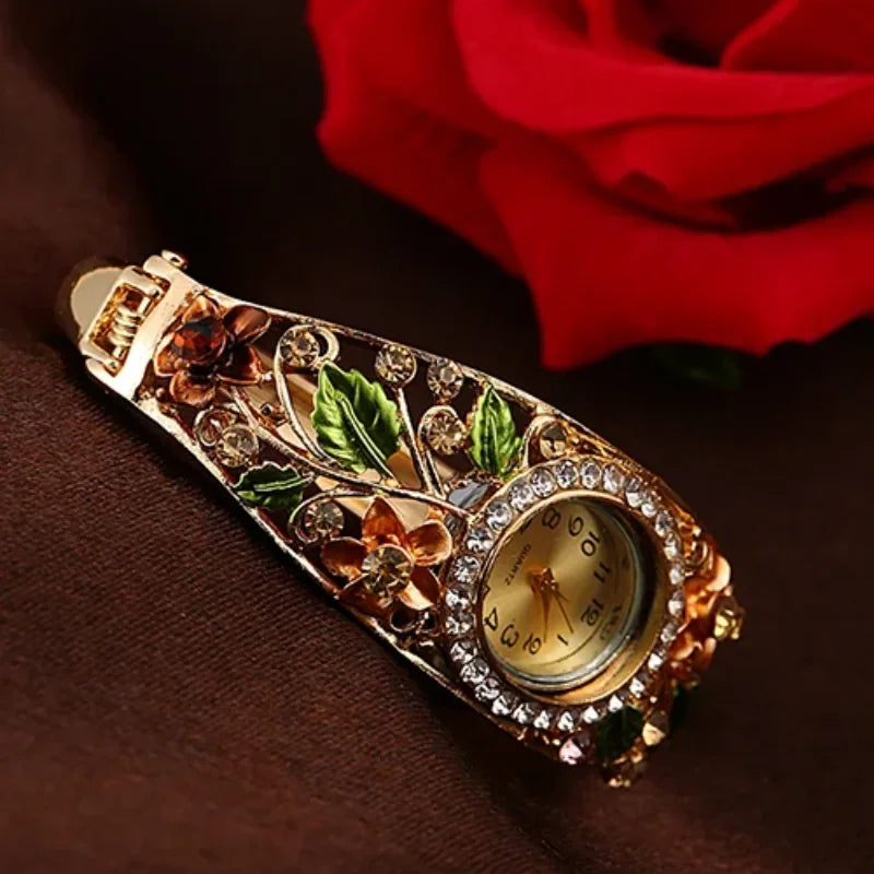 Reloj de pulsera de oro con flor de aleación de cristal de belleza
