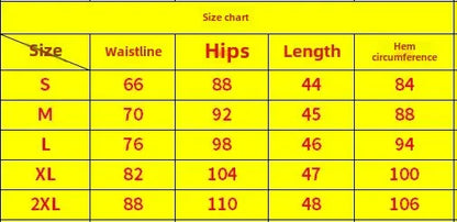 Minifalda de cuero ajustada con hebilla metálica